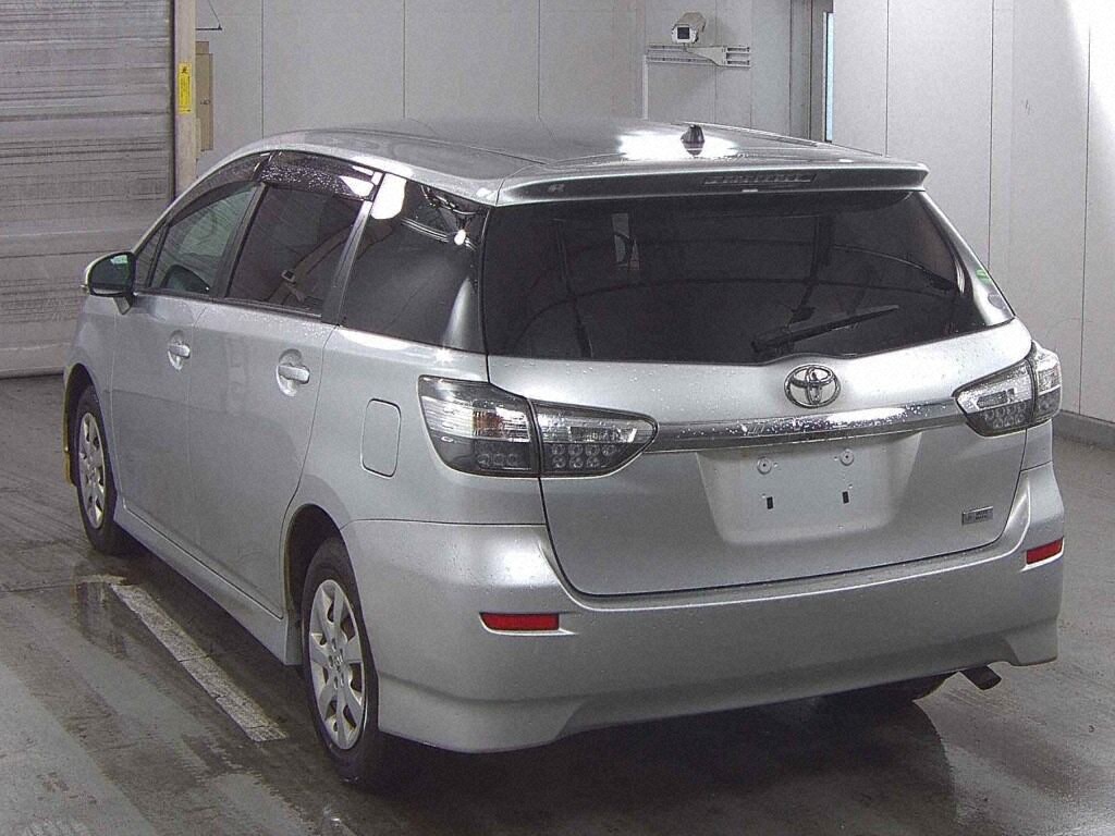 Toyota WISH 2013 6957892-1