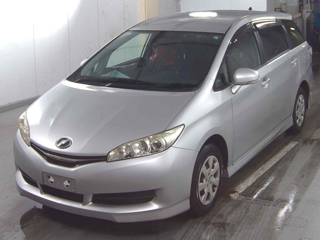 Toyota WISH 2013 6957892-3