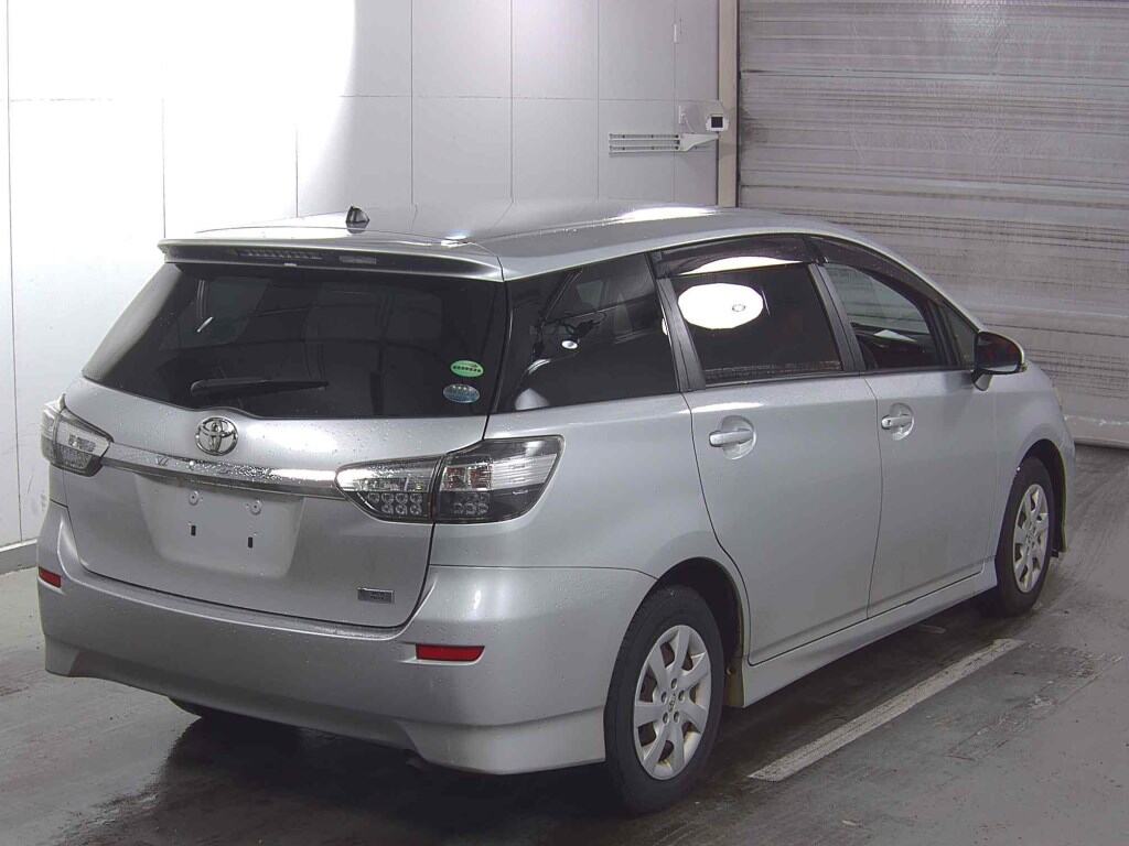 Toyota WISH 2013 6957892-4