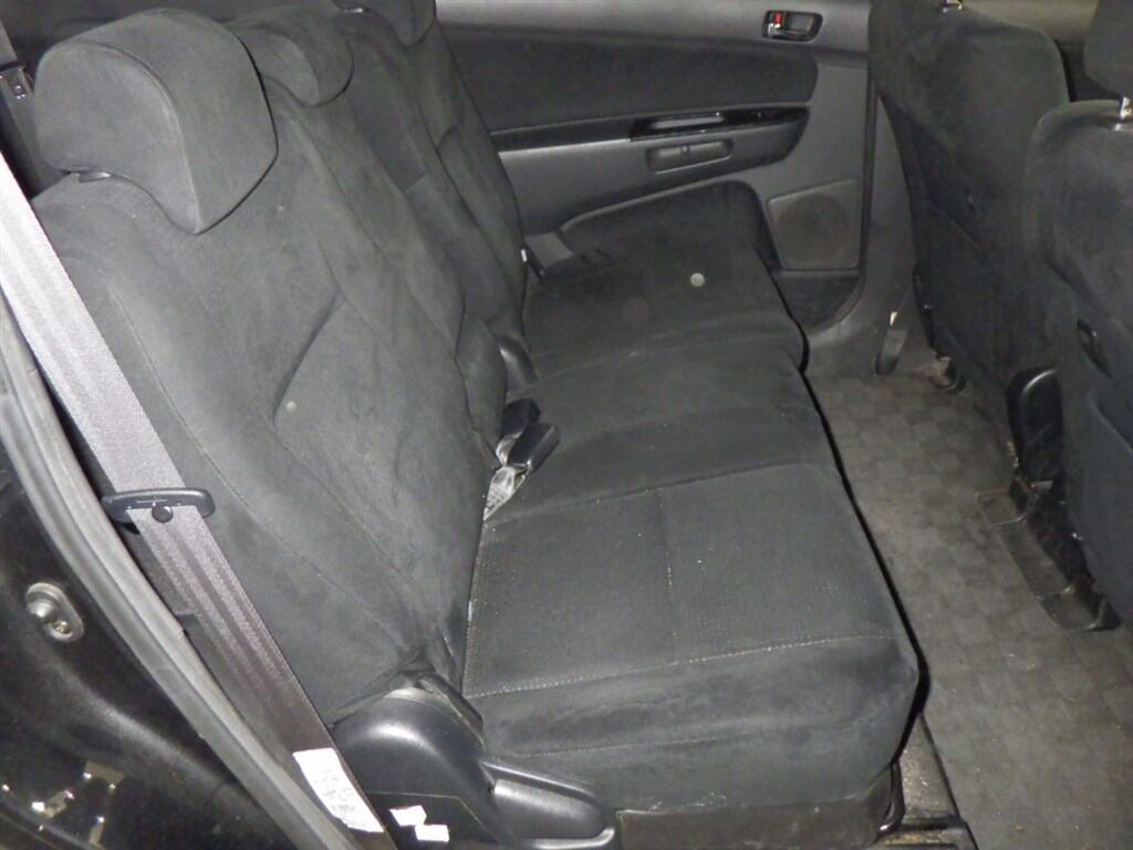 Toyota WISH 2006 6962584-5
