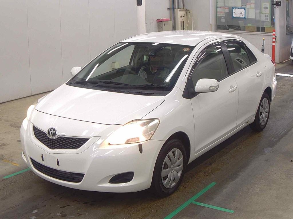 Toyota BELTA 2011 6974729-3