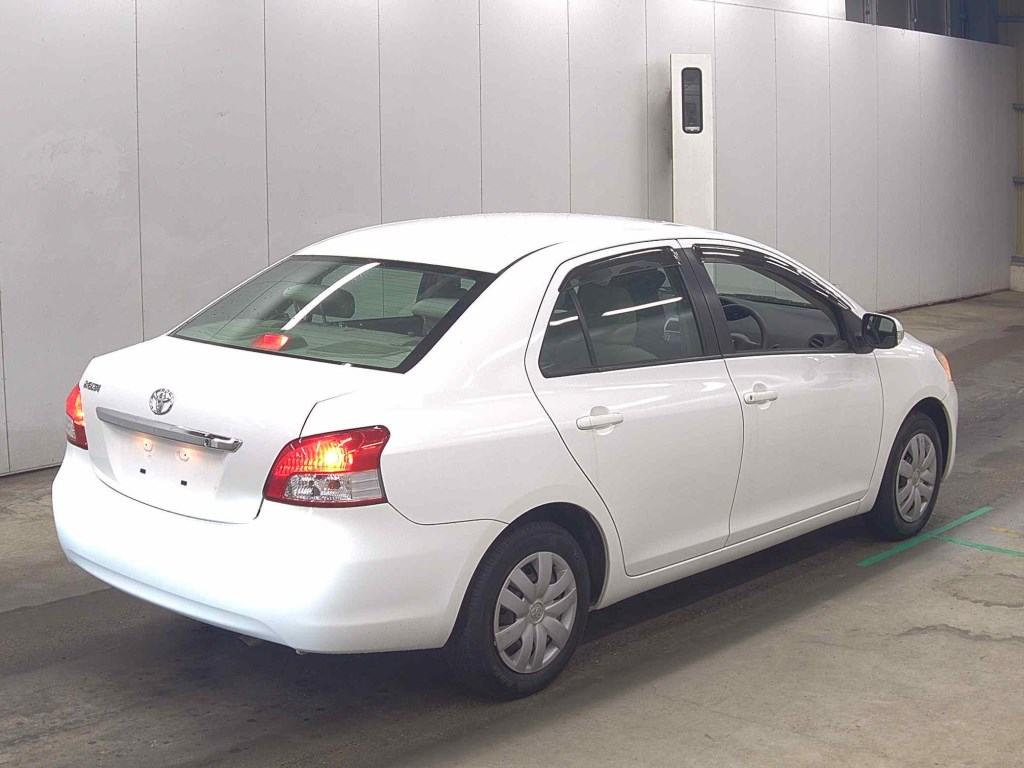 Toyota BELTA 2011 6974729-4