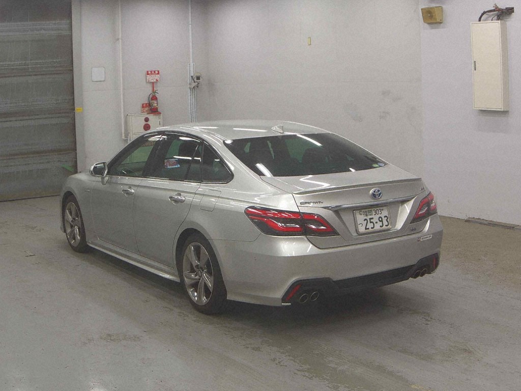 Toyota CROWN HYBRID 2018 6982391-1