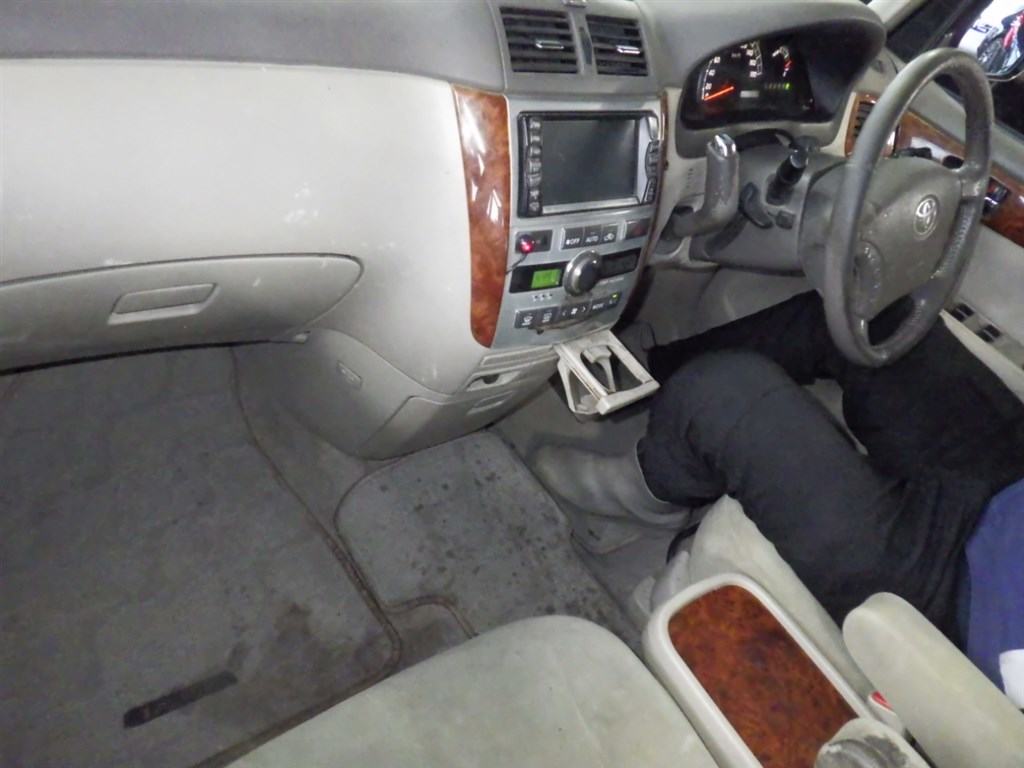 Toyota IPSUM 2004 6983107-2