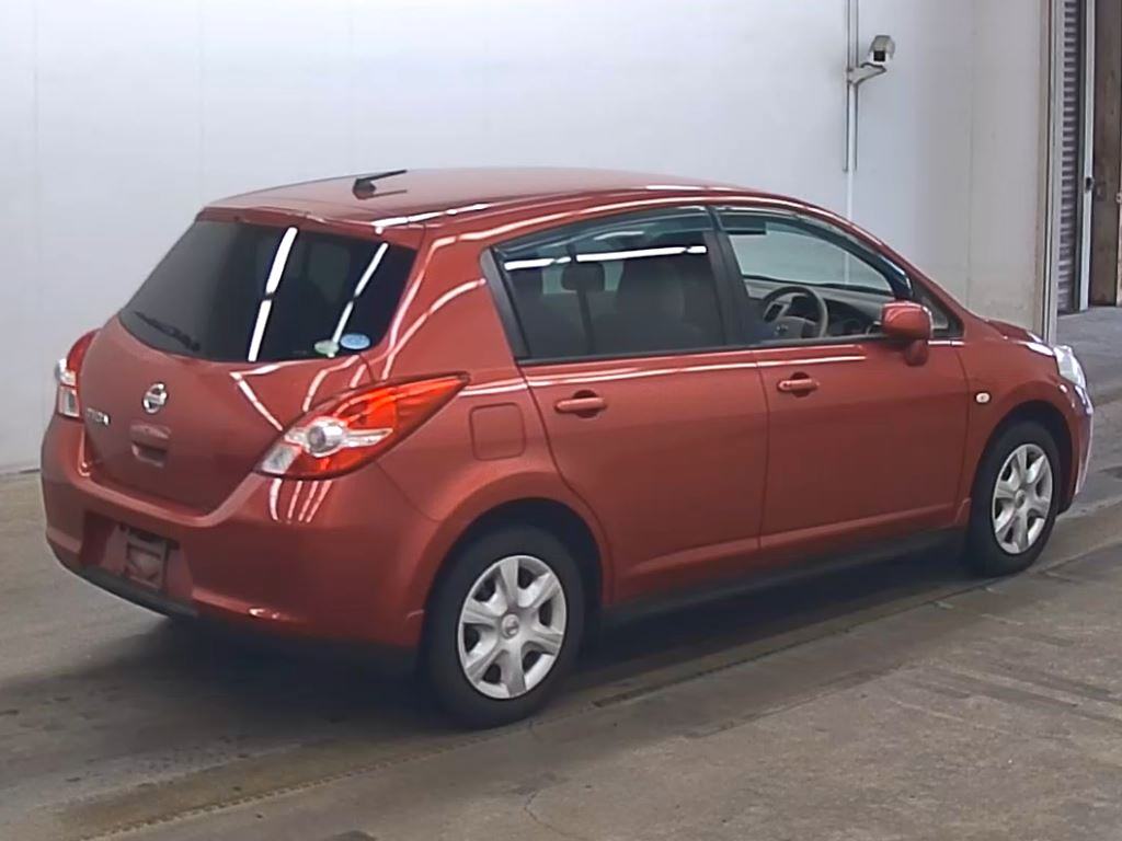Nissan TIIDA 2011 6980923-4