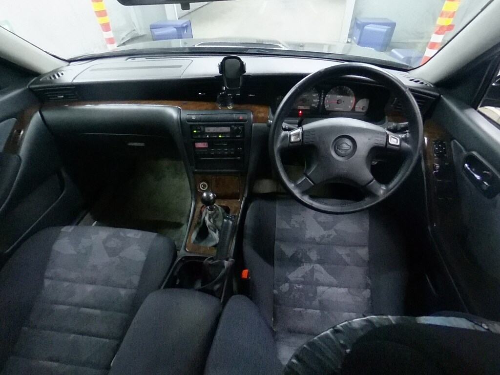 Nissan LAUREL 2000 7004231-2
