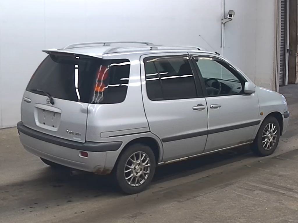 Toyota RAUM 1999 7006411-4