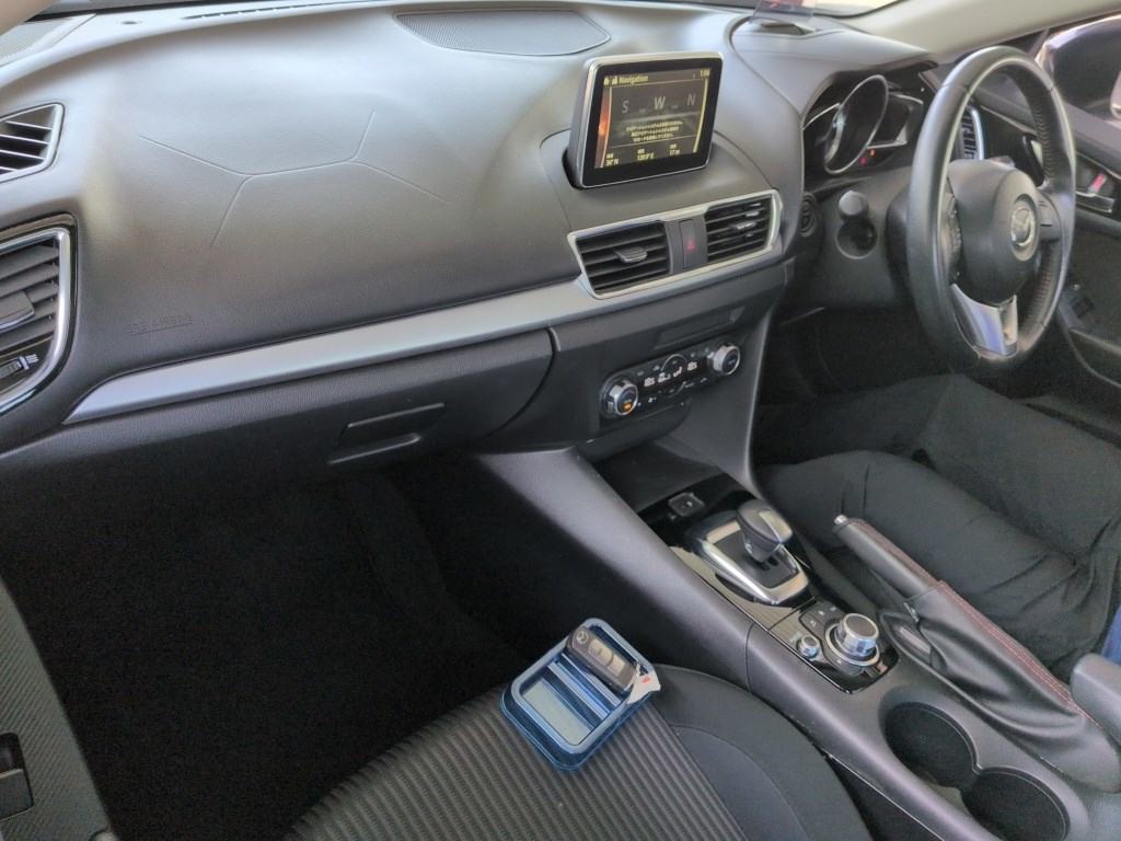 Mazda AXELA HYBRID 2015 7042965-2