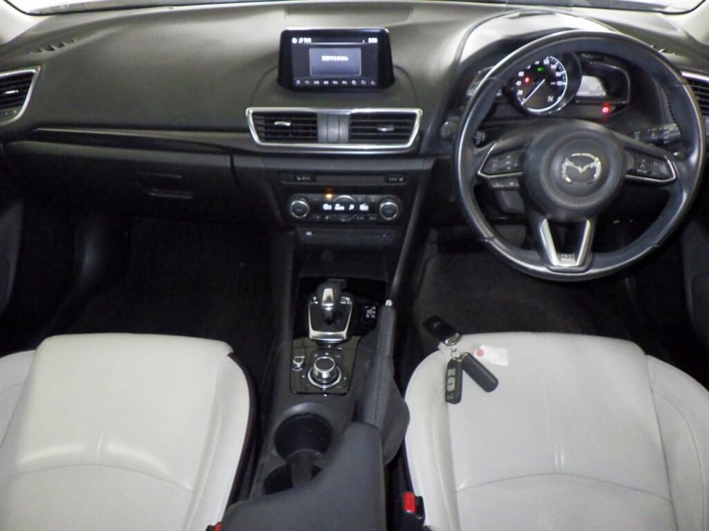Mazda AXELA HYBRID 2017 7052416-2