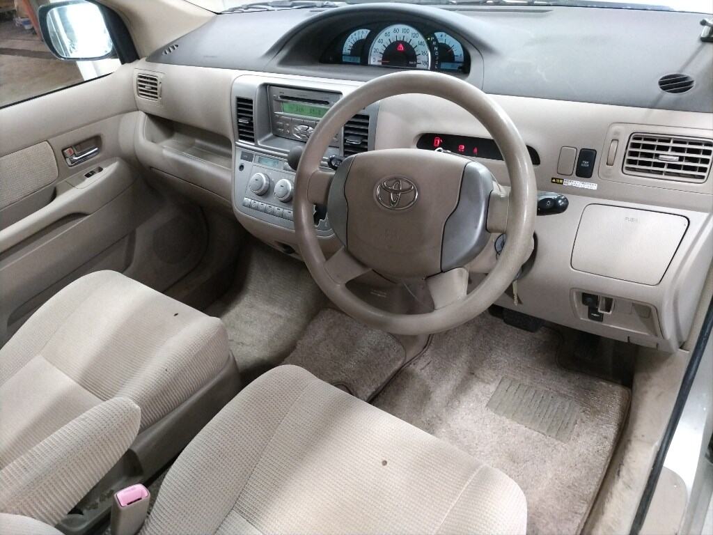 Toyota RAUM 2005 7034974-2