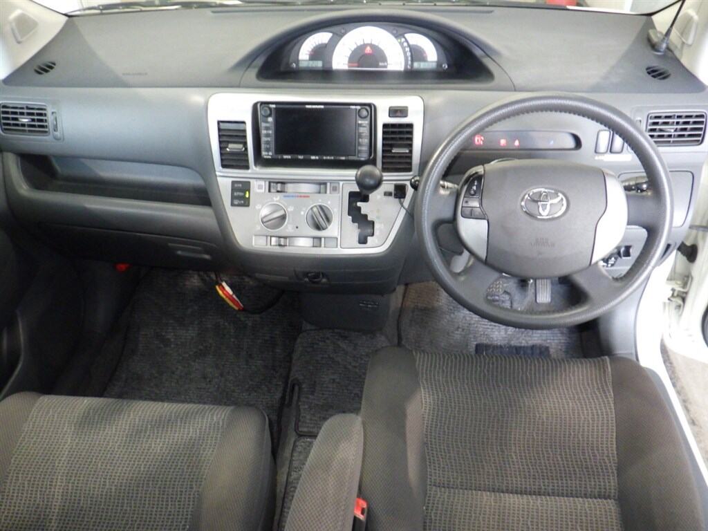 Toyota RAUM 2003 7043129-2