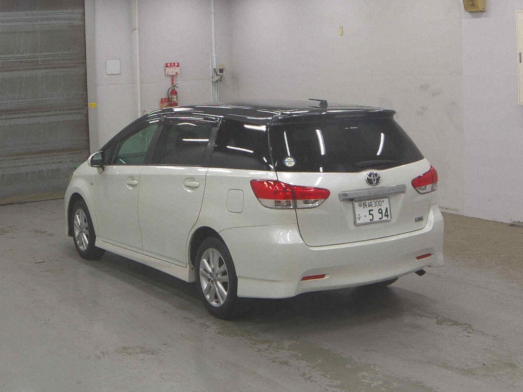 Toyota WISH 2010 7041958-1
