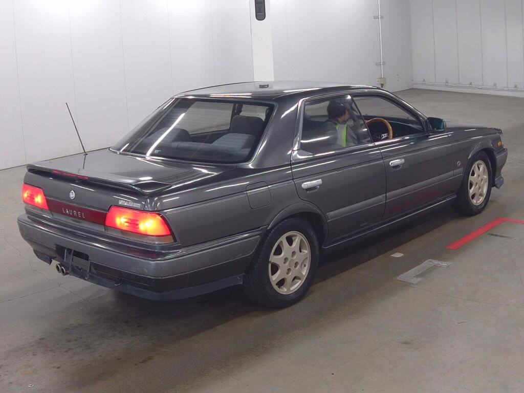 Nissan LAUREL 1991 7066973-4