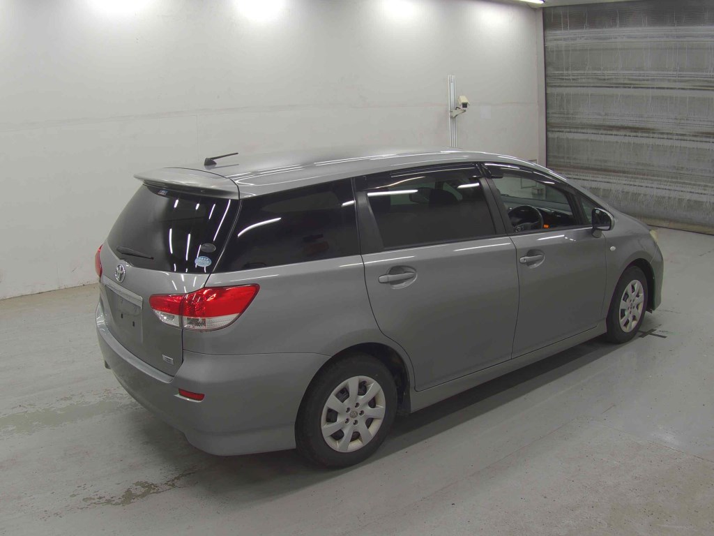Toyota WISH 2010 7065443-4