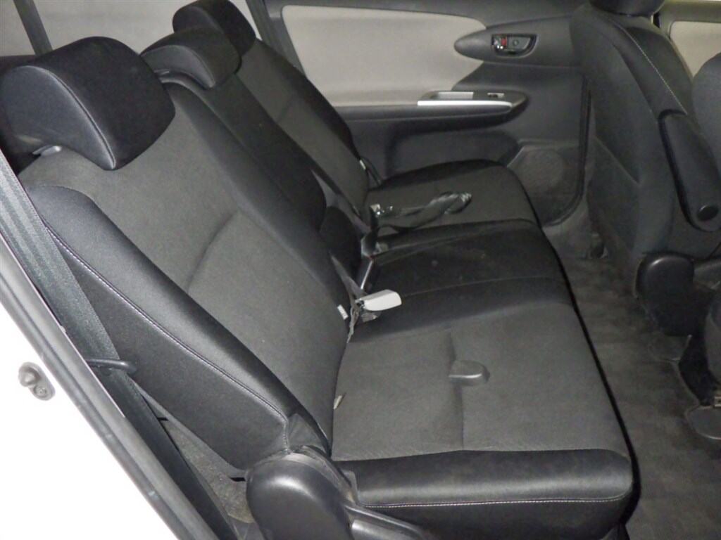 Toyota WISH 2009 7108994-5
