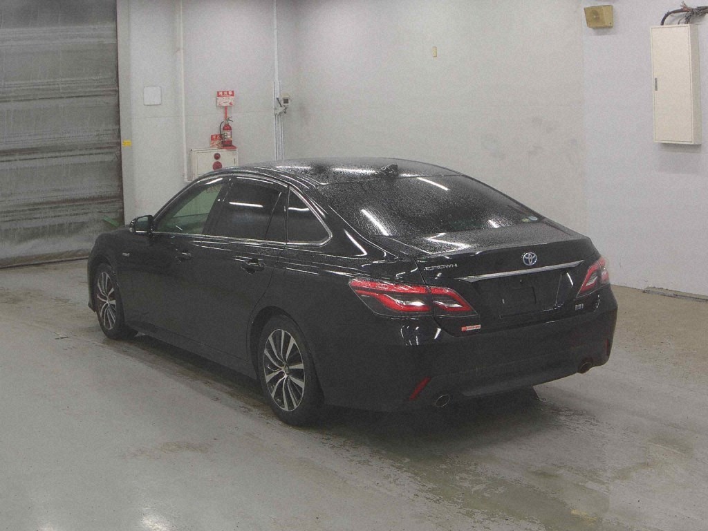 Toyota CROWN HYBRID 2018 7123658-1