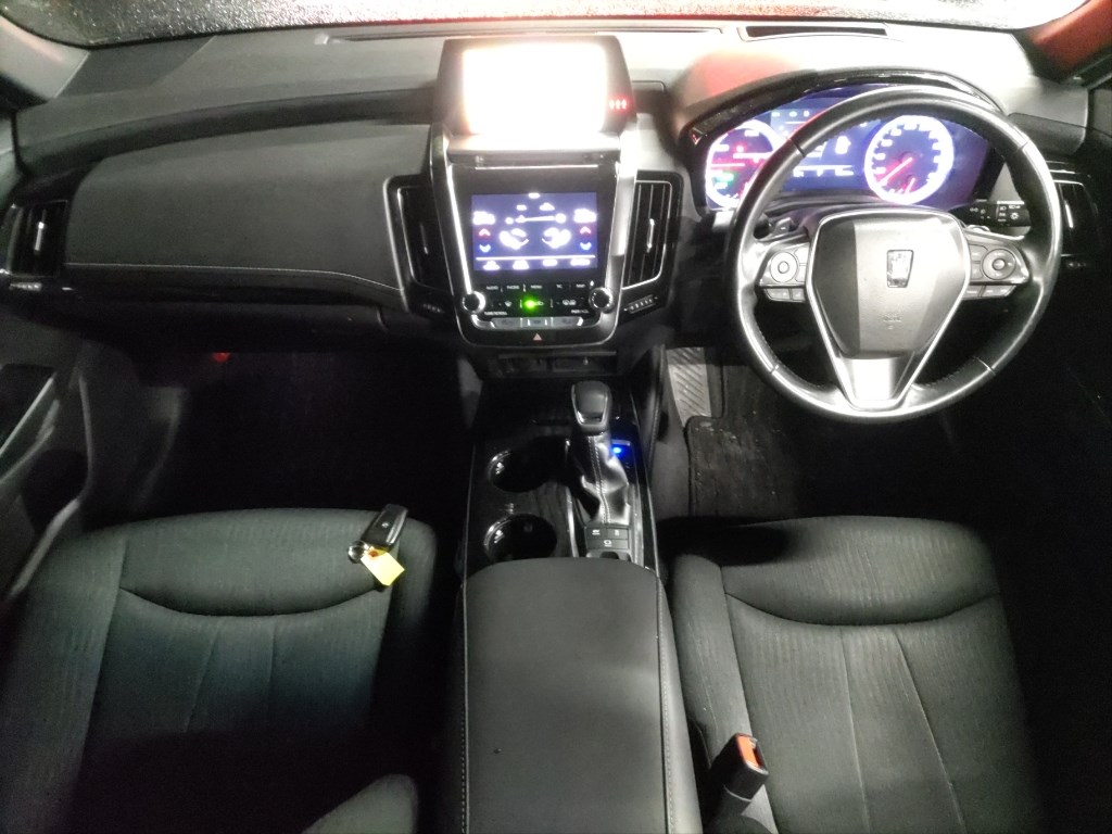 Toyota CROWN HYBRID 2018 7123658-2