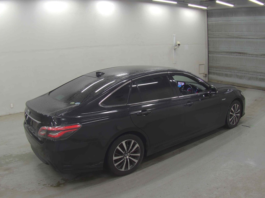 Toyota CROWN HYBRID 2018 7123658-4