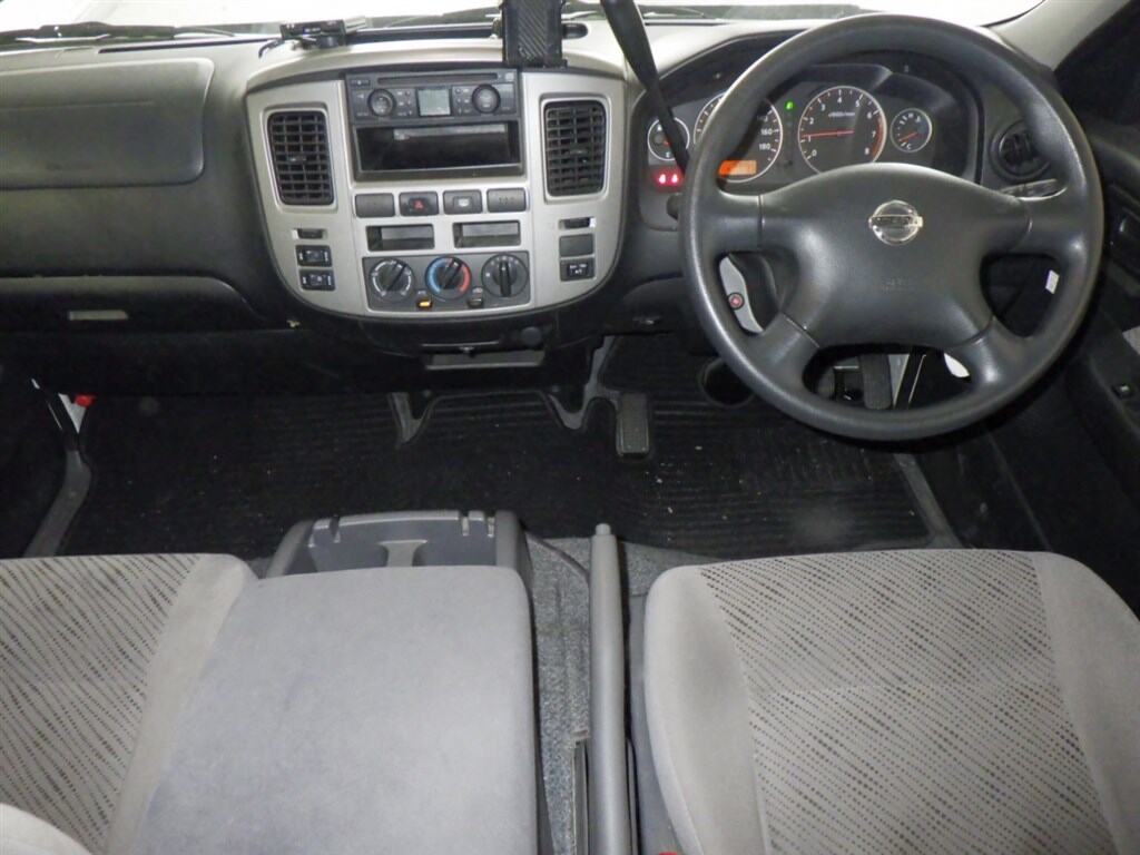Nissan CARAVAN COACH 2011 7228308-2