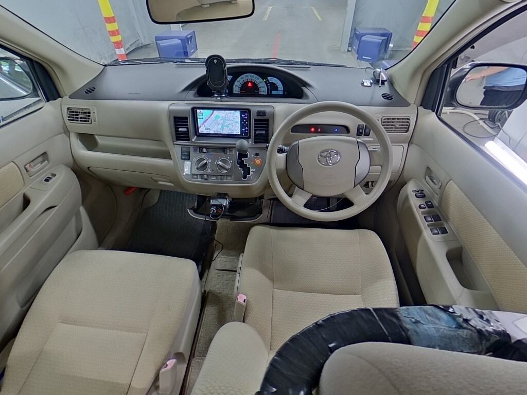Toyota RAUM 2009 7264220-2