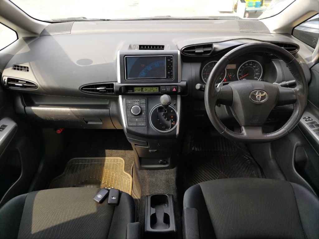 Toyota WISH 2010 7281171-2