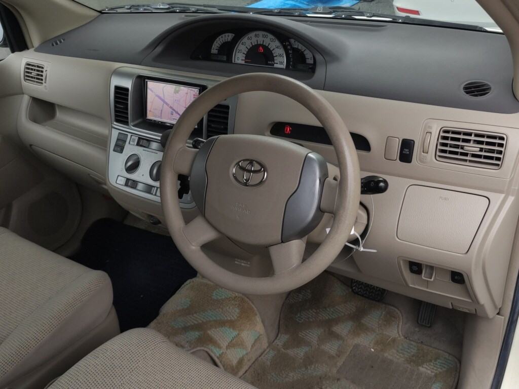 Toyota RAUM 2003 7305713-2