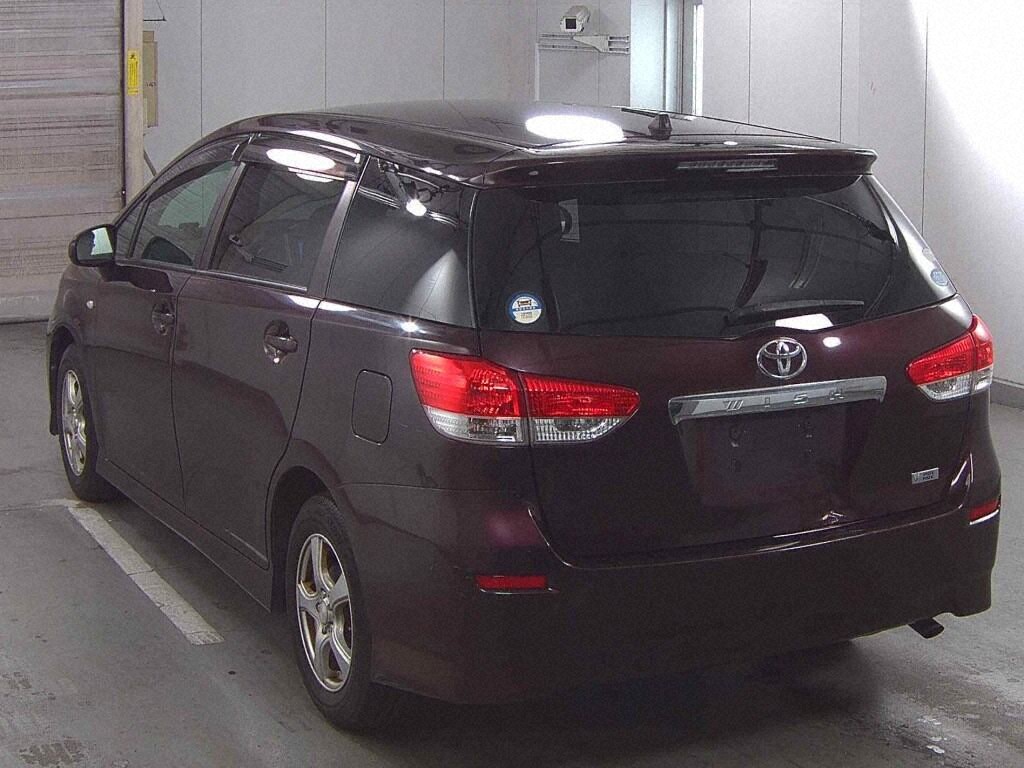 Toyota WISH 2011 7304878-1