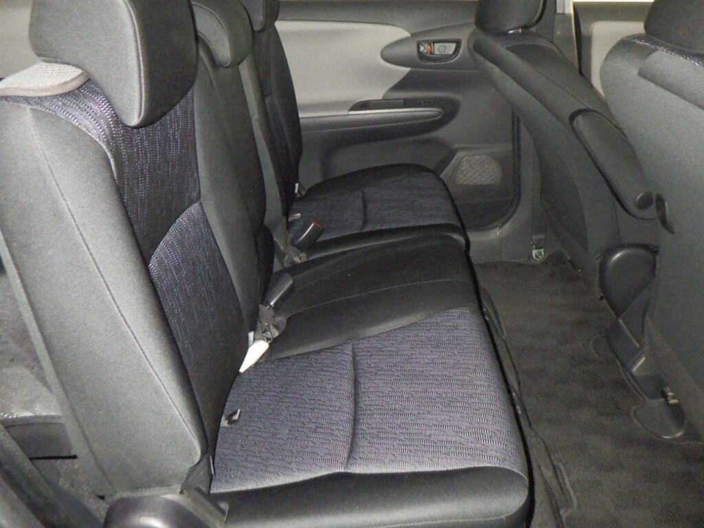 Toyota WISH 2011 7304878-5