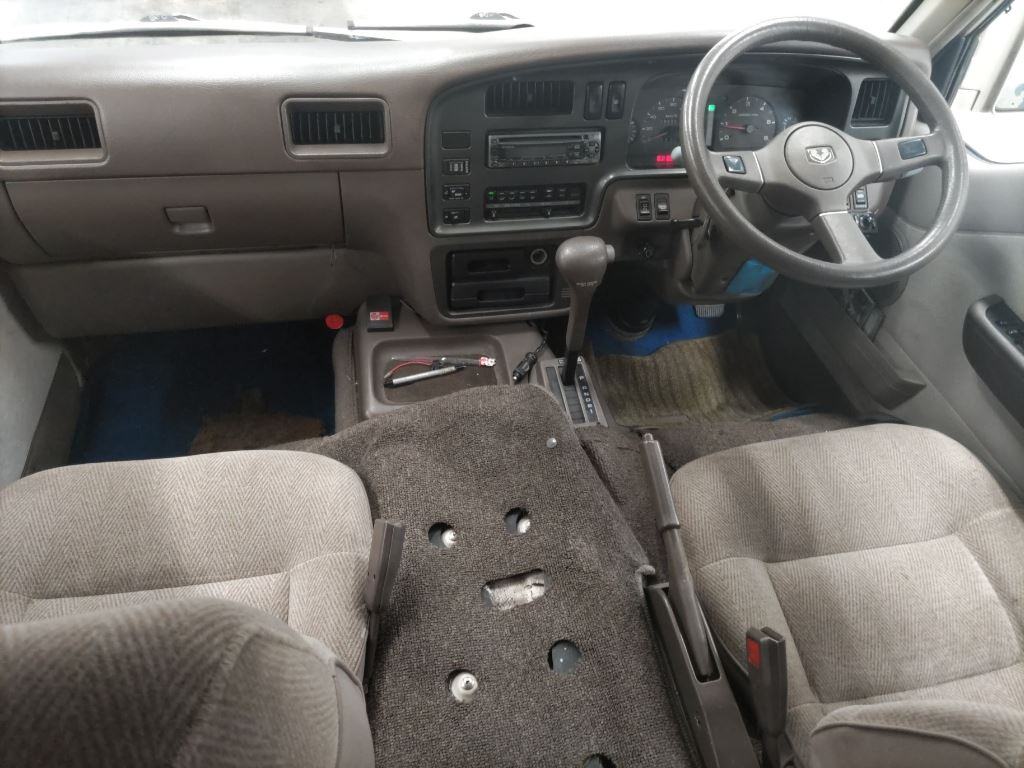 Nissan CARAVAN COACH 1991 7336003-2
