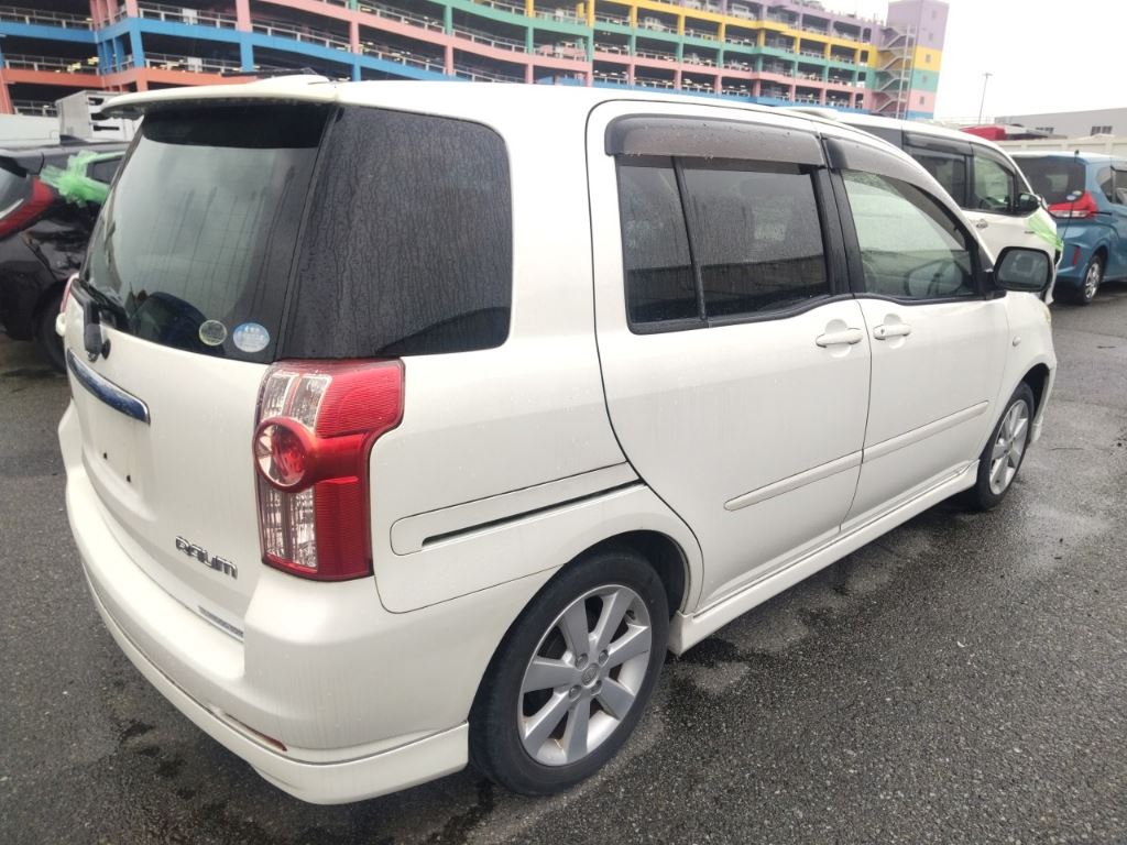 Toyota RAUM 2007 7323229-4