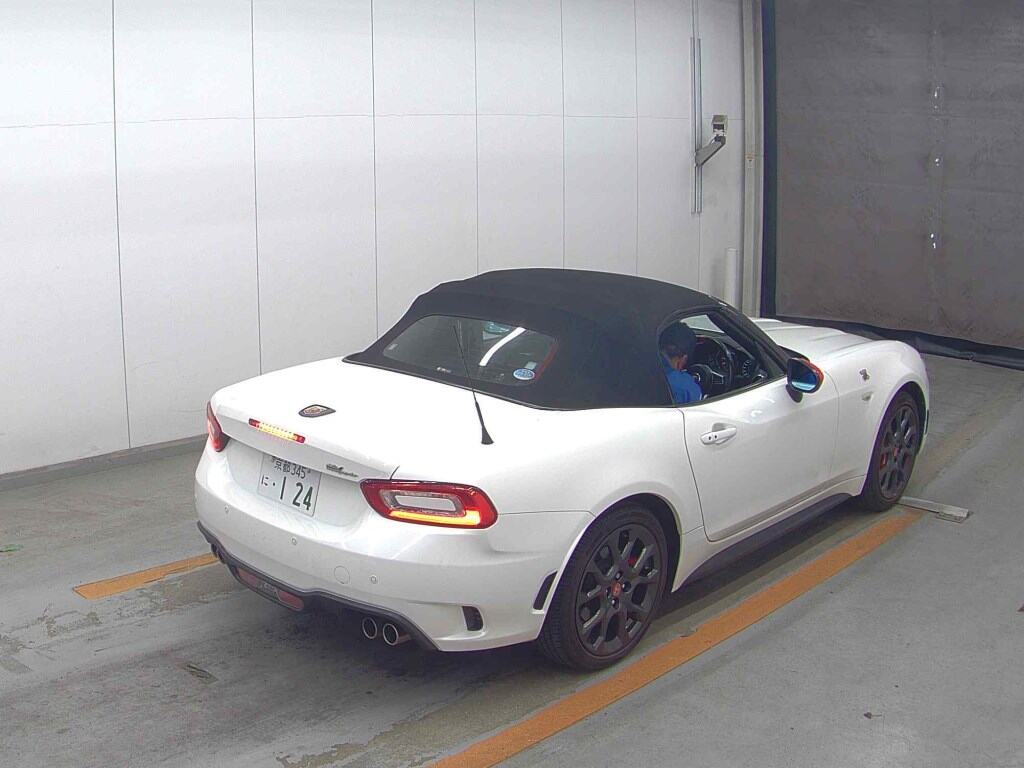 Abarth 124 Spider 2018 7362654-4
