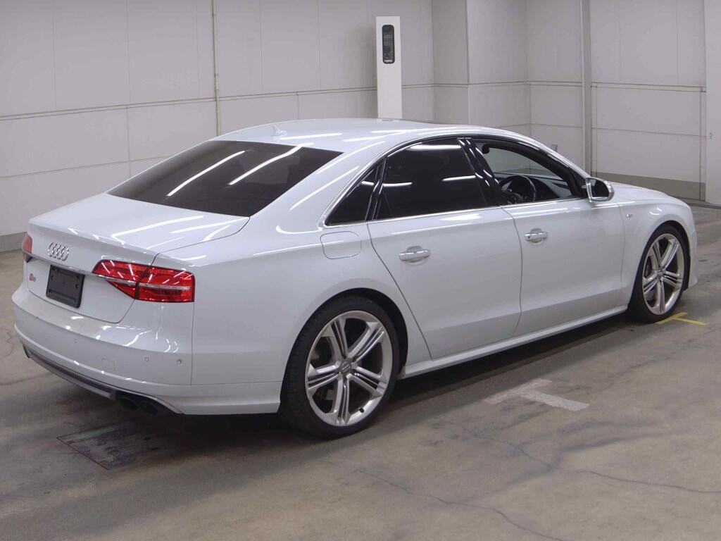 Audi S8 2015 7370845-4