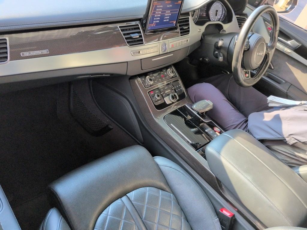 Audi S8 2015 7382923-2
