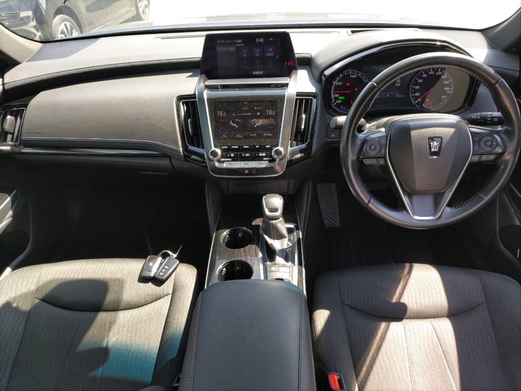 Toyota CROWN HYBRID 2019 7415582-2