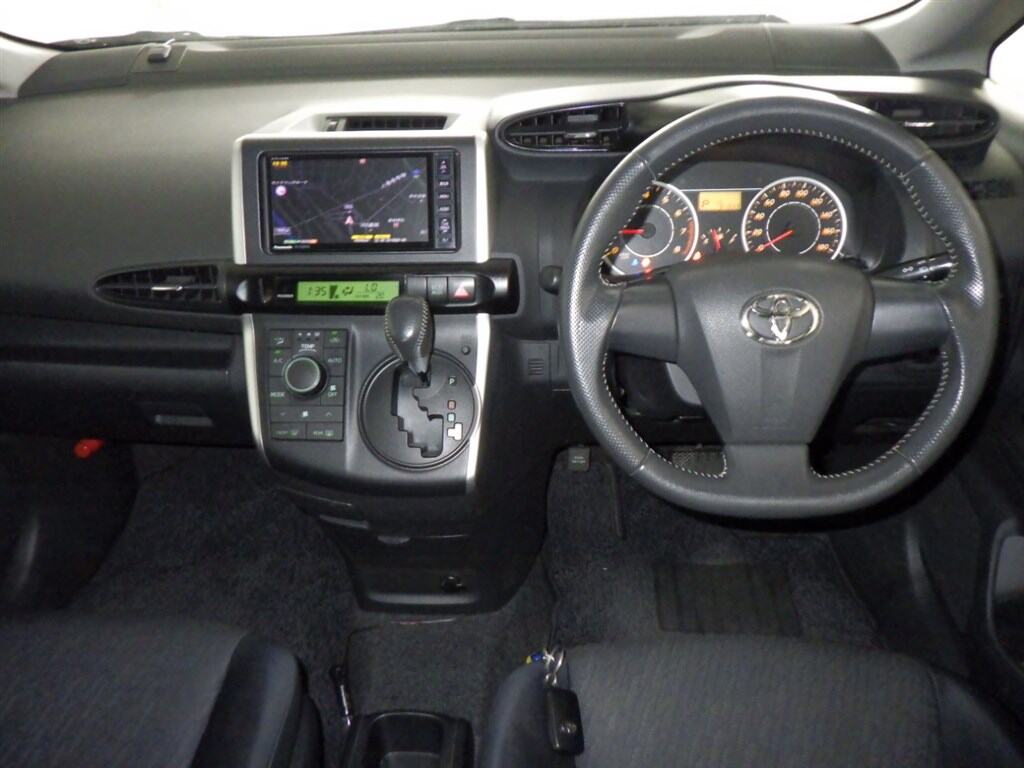 Toyota WISH 2012 7439989-2