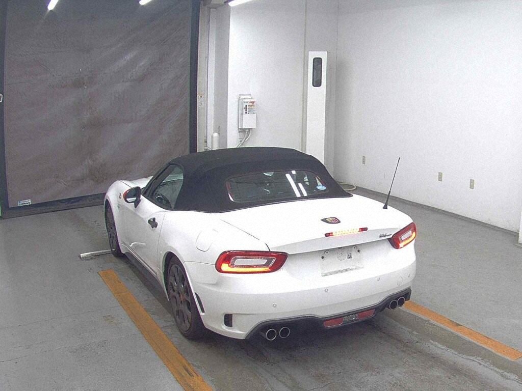 Abarth 124 Spider 2019 7533637-1