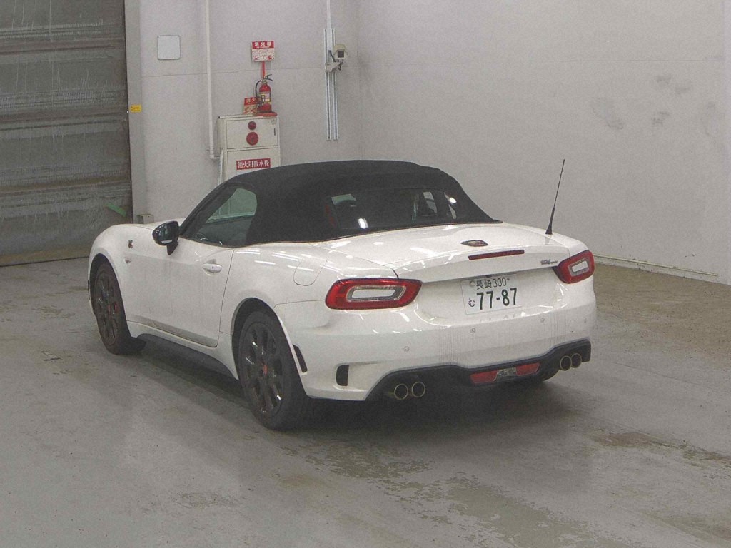 Abarth 124 Spider 2018 7552595-1
