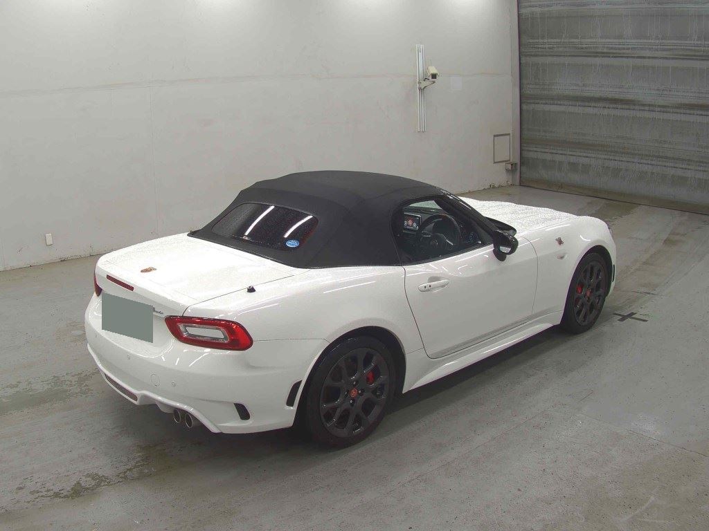 Abarth 124 Spider 2018 7602173-4