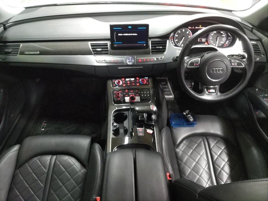 Audi S8 2014 7597902-2