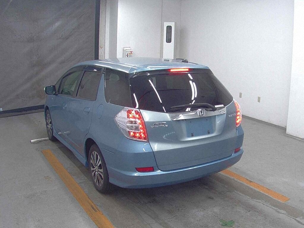 Honda FIT SHUTTLE HYBRID 2014 7635302-1