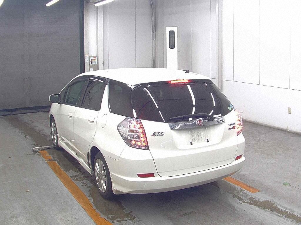 Honda FIT SHUTTLE HYBRID 2011 7640839-1