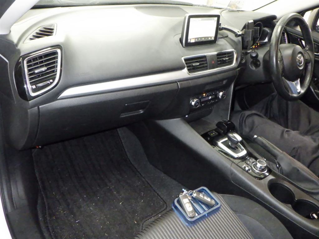 Mazda AXELA HYBRID 2014 7656015-2