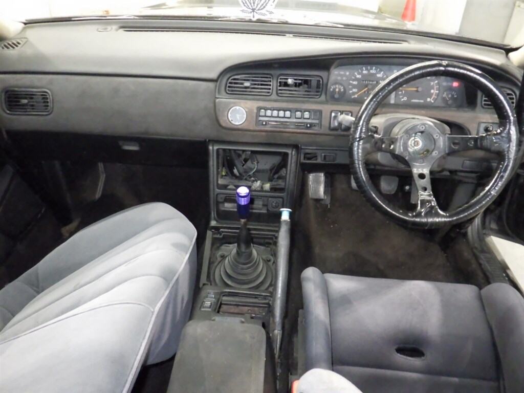 Nissan LAUREL 1990 7645462-2