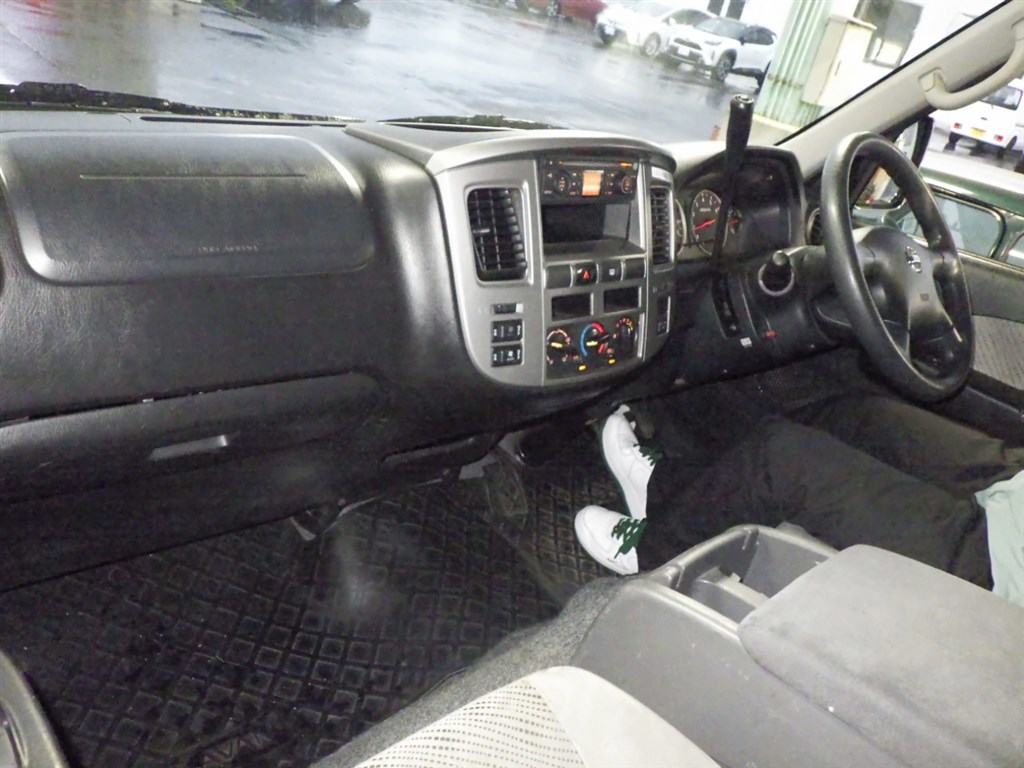Nissan CARAVAN COACH 2011 7669450-2