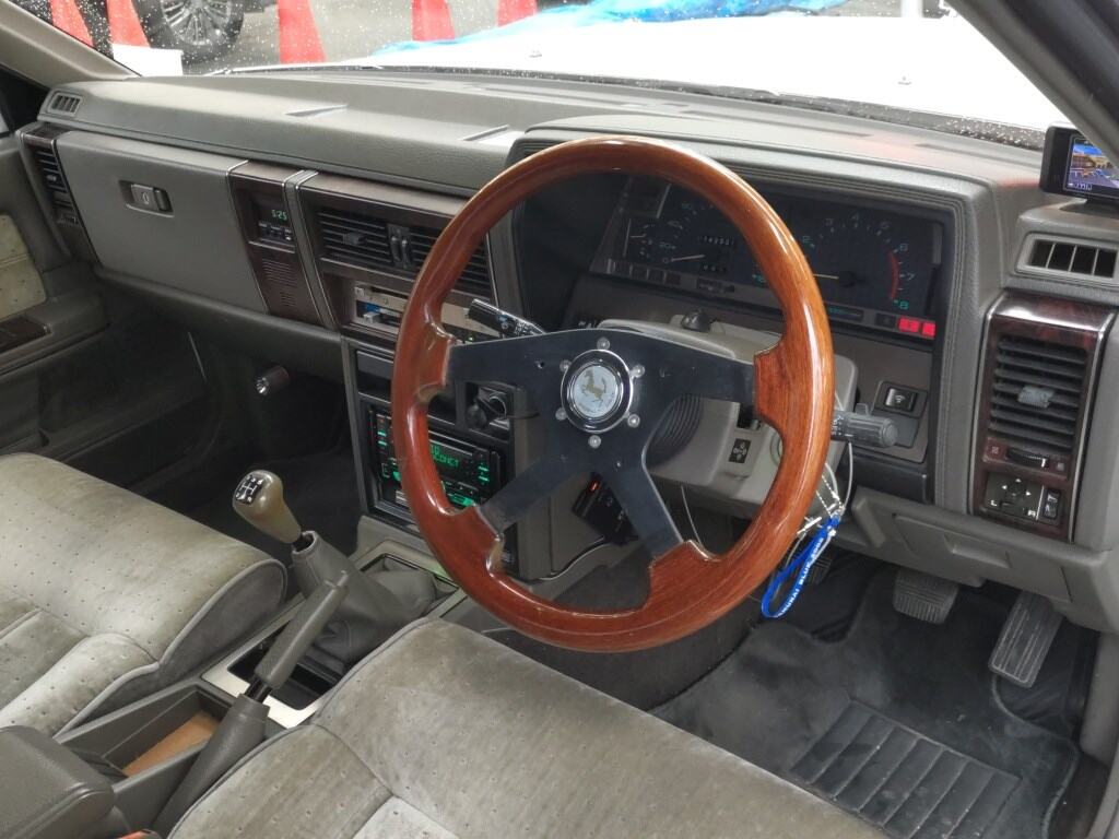 Nissan LAUREL 1986 7760130-2