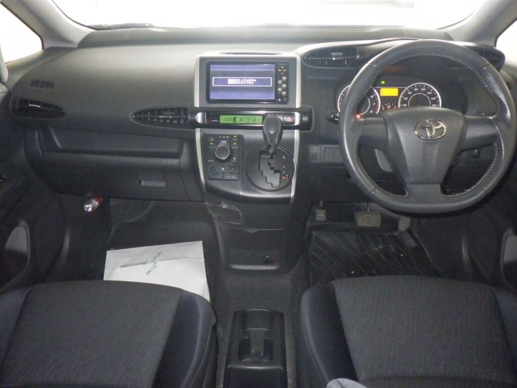 Toyota WISH 2012 7778437-2