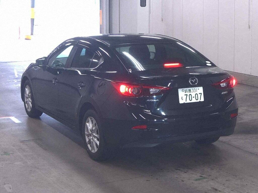 Mazda AXELA HYBRID 2016 7909619-1