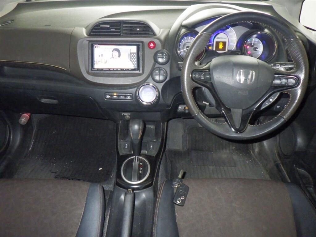 Honda FIT SHUTTLE HYBRID 2013 7912184-2