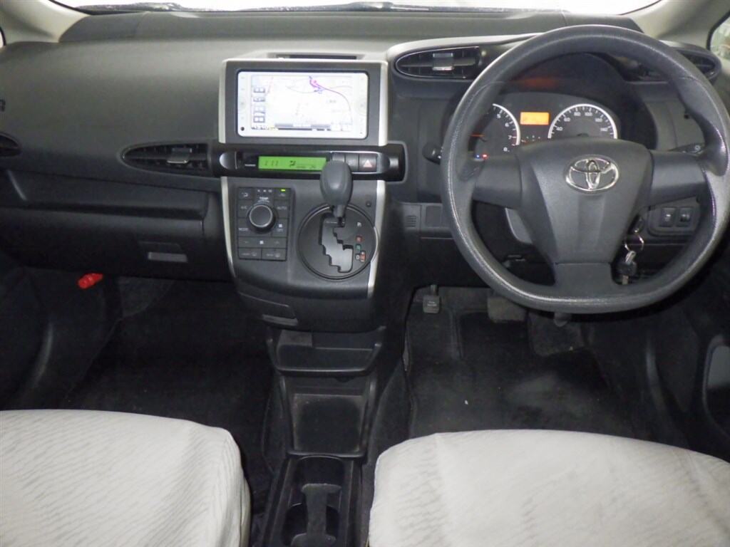 Toyota WISH 2014 7990324-2
