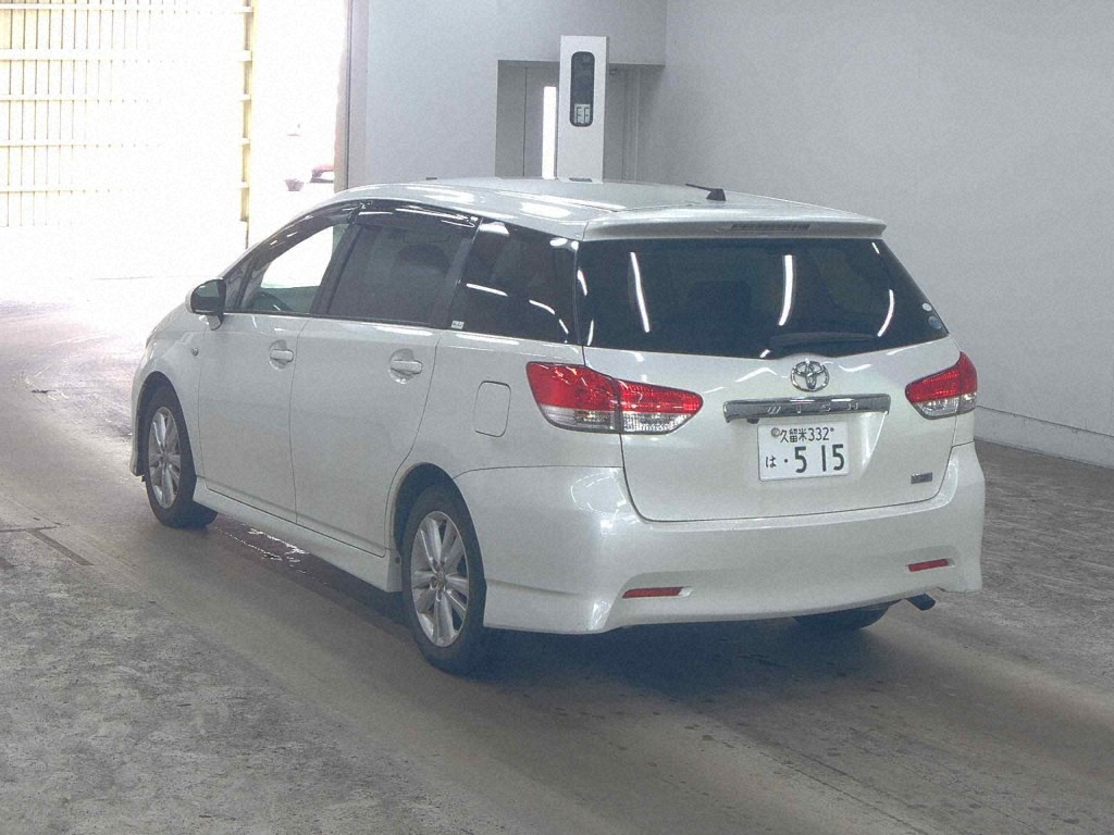 Toyota WISH 2012 7990327-1